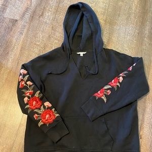 American Eagle V-Neck Cropped Hoodie